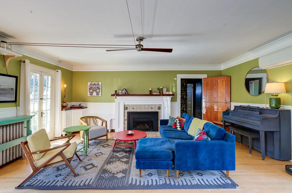 707 E Floradora Ave, Fresno, CA 93728