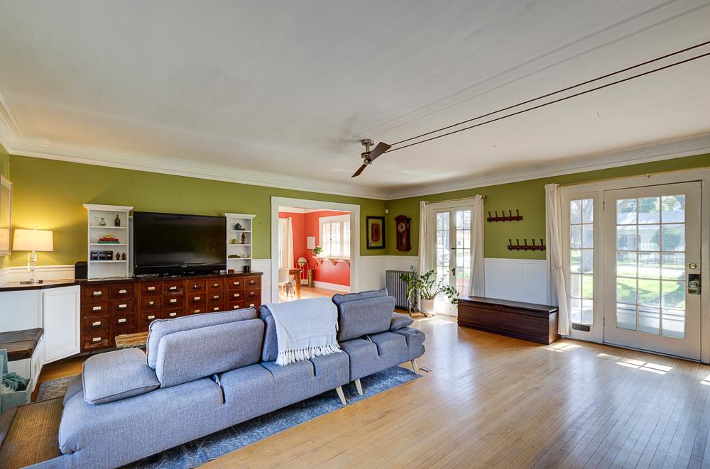 707 E Floradora Ave, Fresno, CA 93728