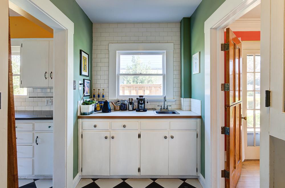 707 E Floradora Ave, Fresno, CA 93728