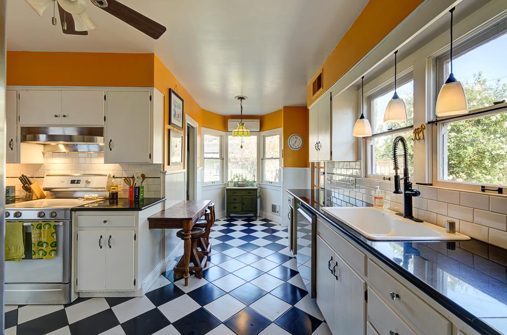 707 E Floradora Ave, Fresno, CA 93728