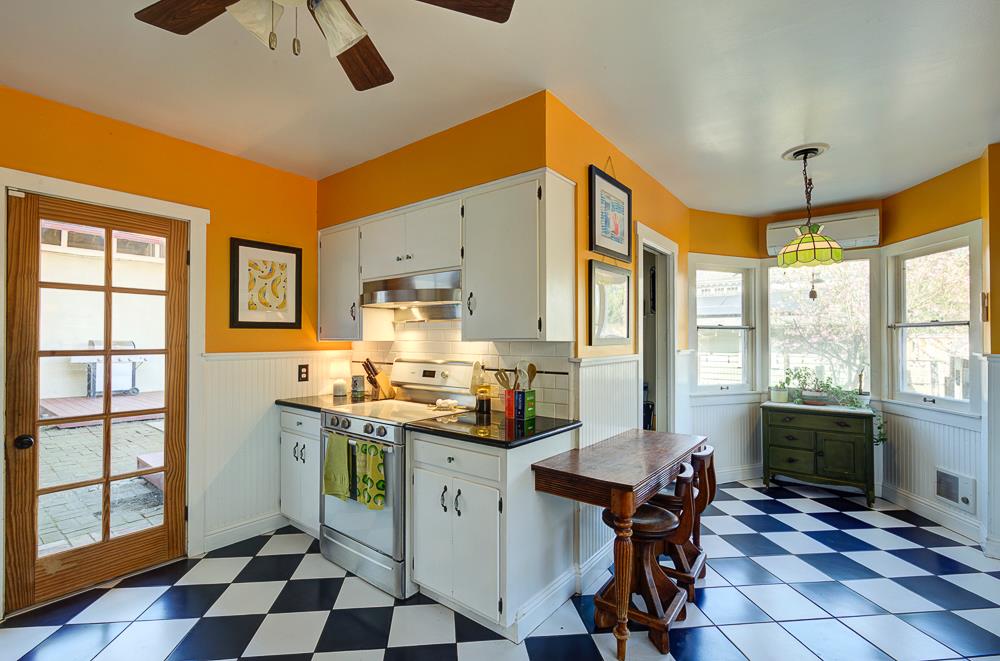 707 E Floradora Ave, Fresno, CA 93728