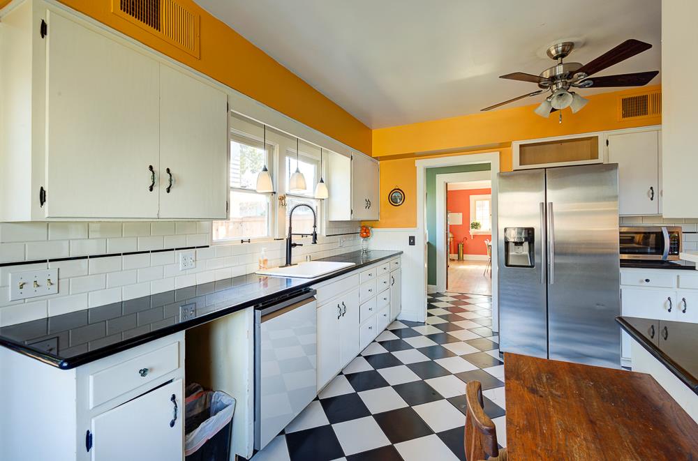 707 E Floradora Ave, Fresno, CA 93728