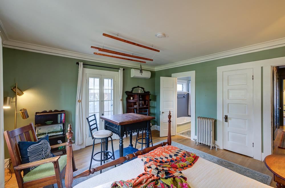 707 E Floradora Ave, Fresno, CA 93728