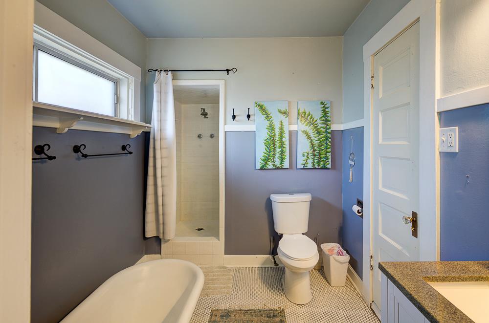 707 E Floradora Ave, Fresno, CA 93728