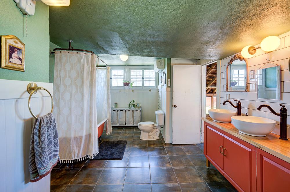 707 E Floradora Ave, Fresno, CA 93728