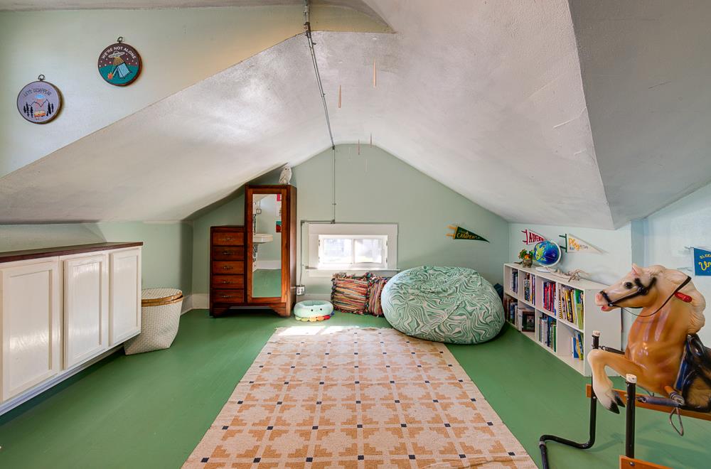 707 E Floradora Ave, Fresno, CA 93728