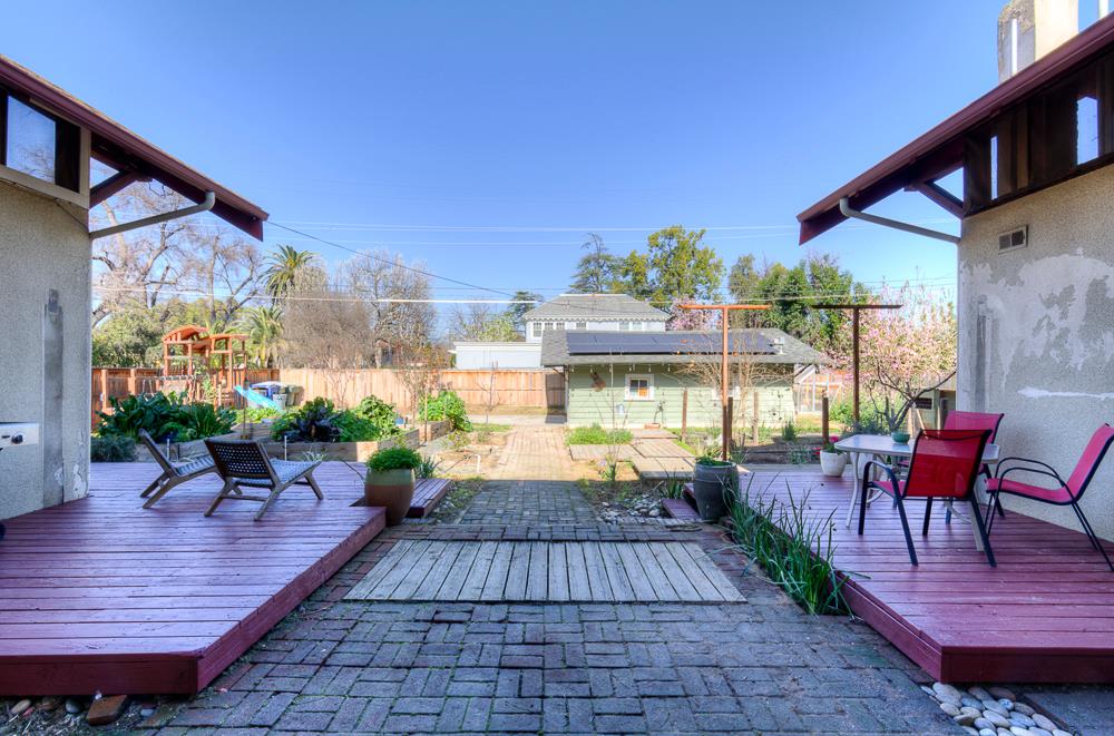 707 E Floradora Ave, Fresno, CA 93728