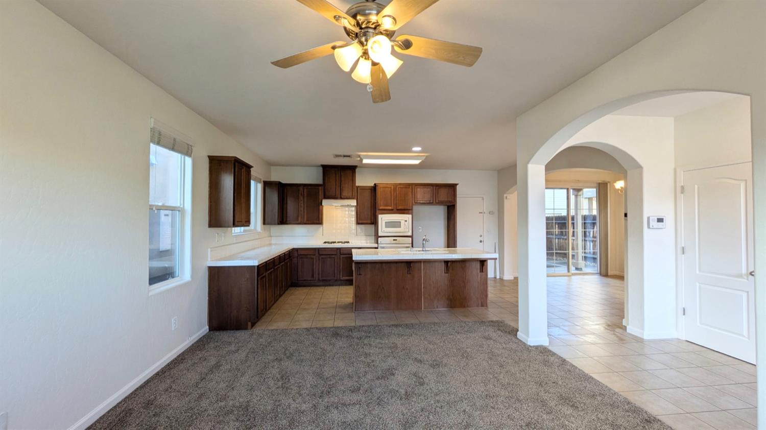 4361 W Artemisa Dr, Fresno, CA 93722