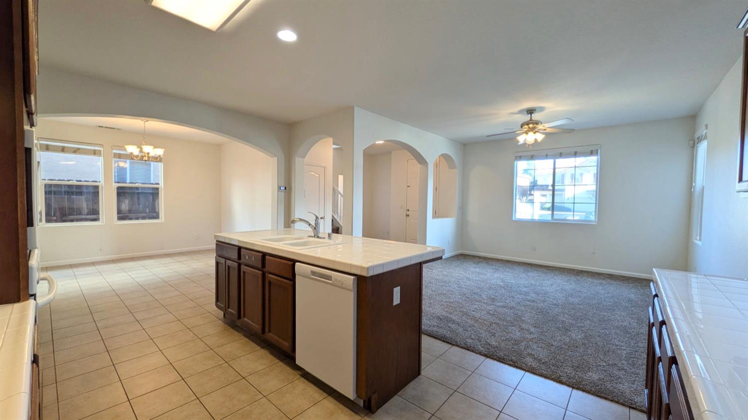 4361 W Artemisa Dr, Fresno, CA 93722