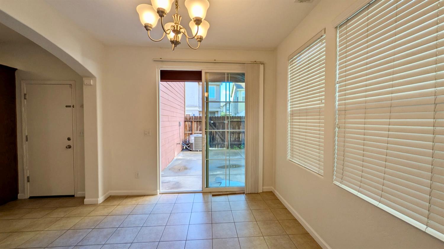 4361 W Artemisa Dr, Fresno, CA 93722