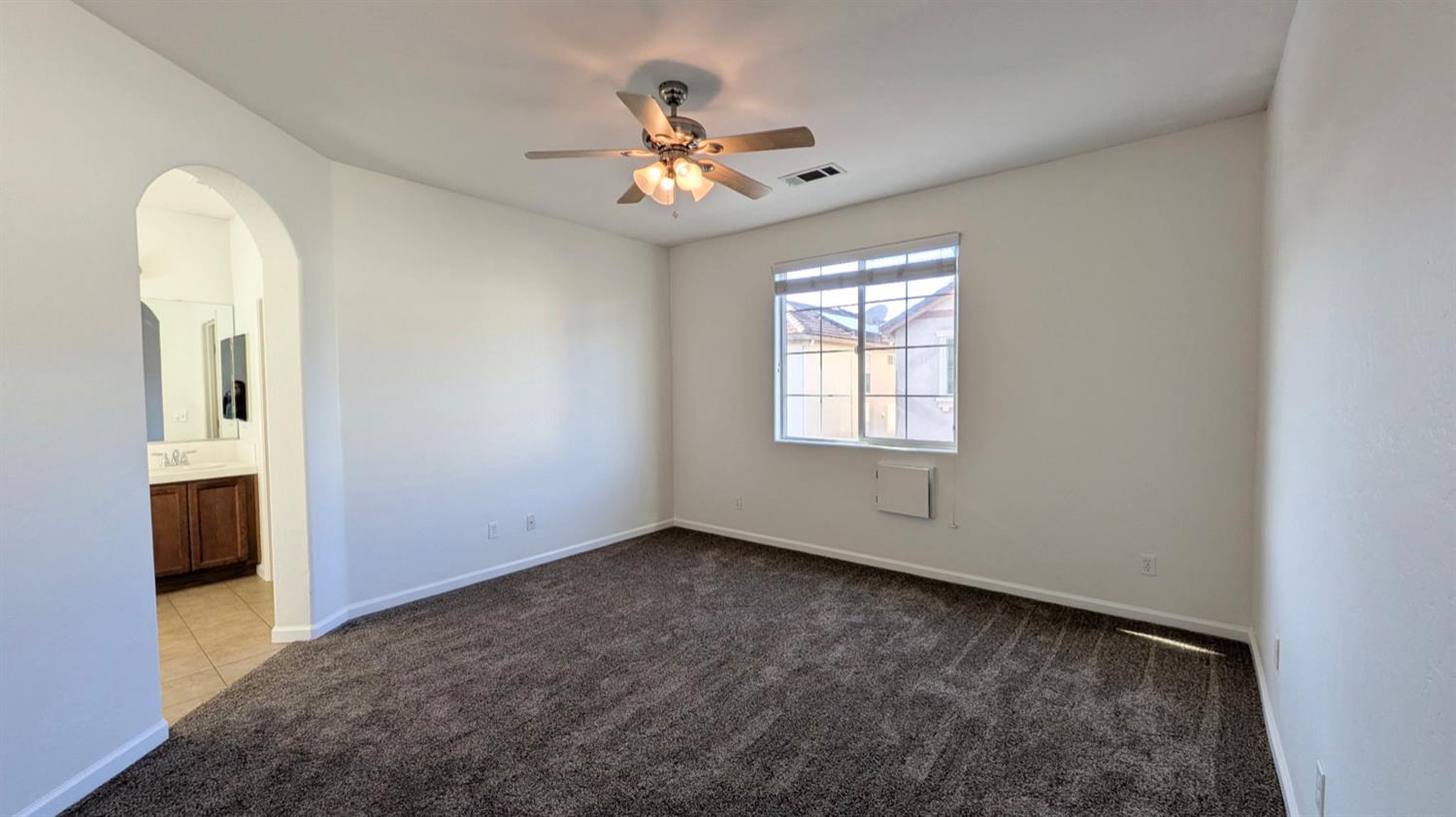 4361 W Artemisa Dr, Fresno, CA 93722