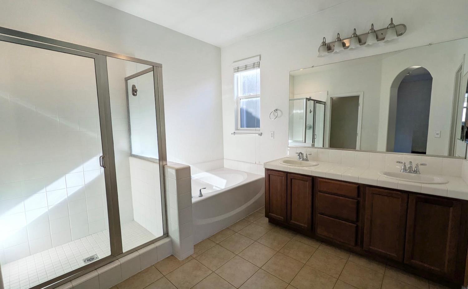 4361 W Artemisa Dr, Fresno, CA 93722