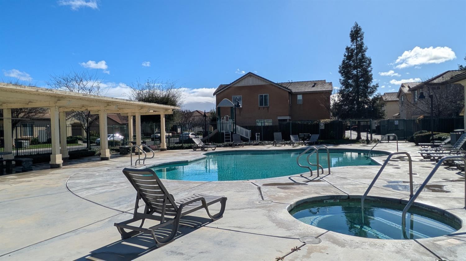 4361 W Artemisa Dr, Fresno, CA 93722