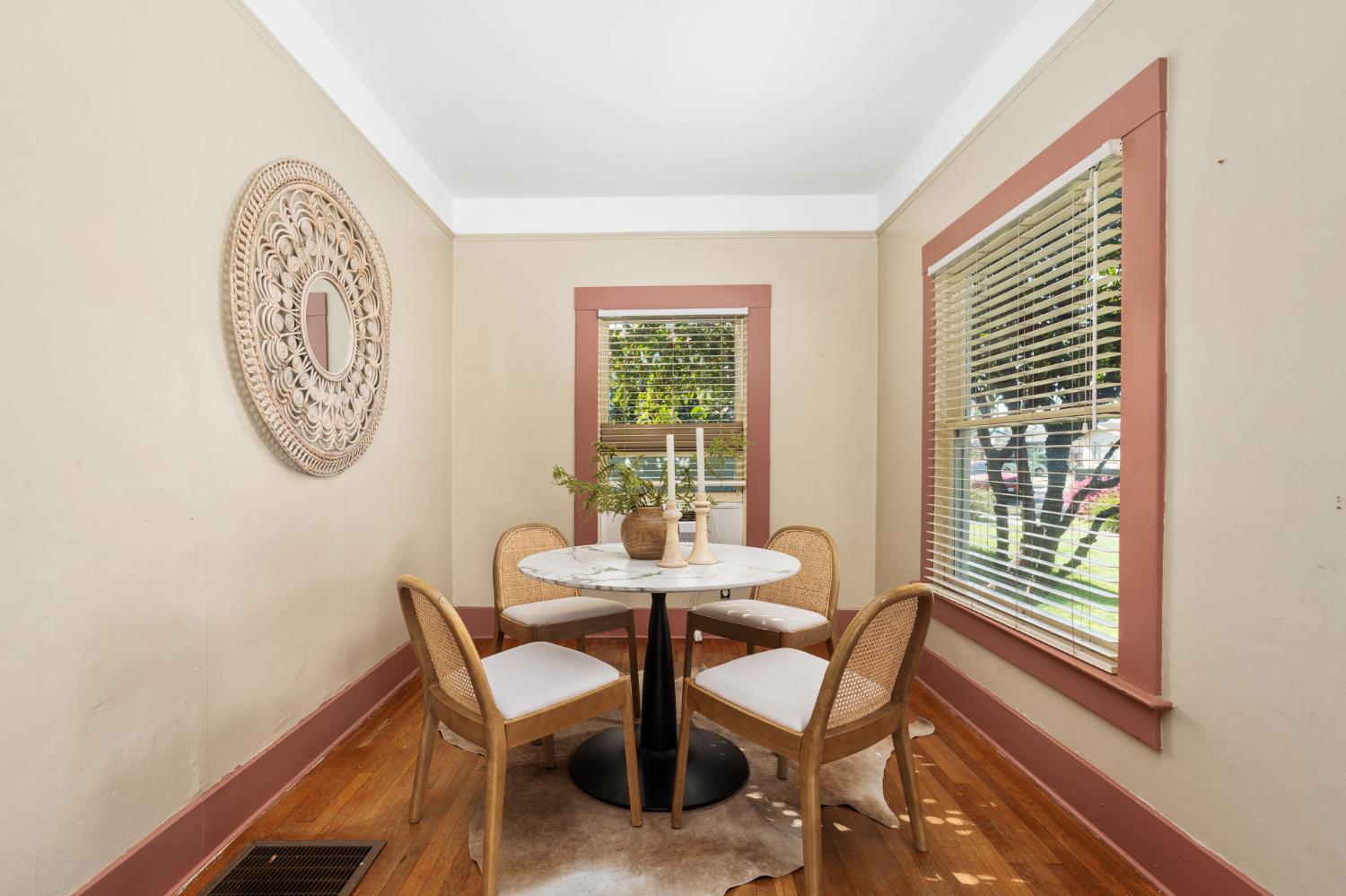 1336 N Del Mar Ave, Fresno, CA 93728