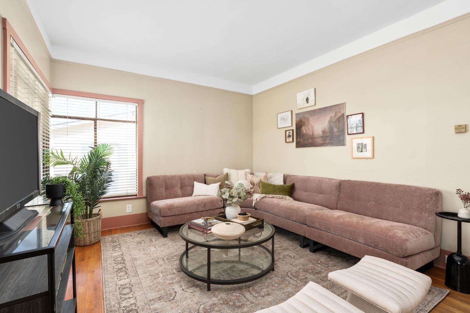 1336 N Del Mar Ave, Fresno, CA 93728