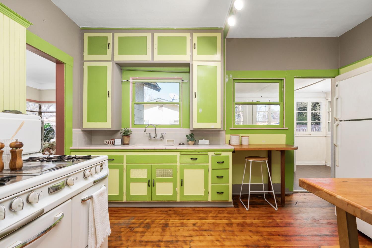 1336 N Del Mar Ave, Fresno, CA 93728