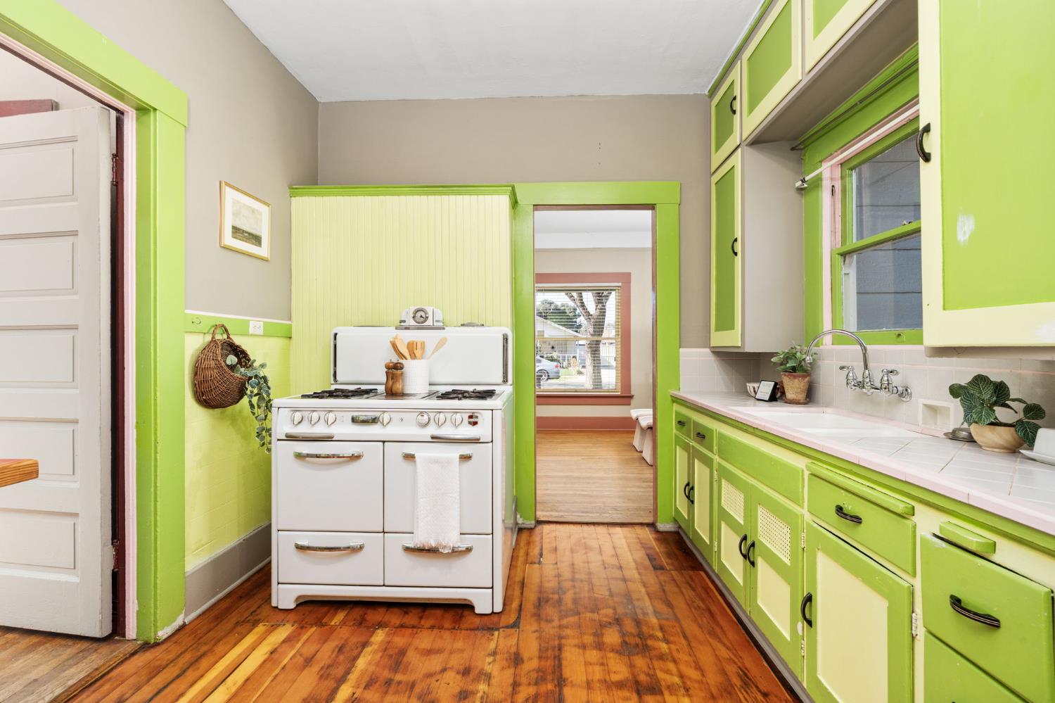 1336 N Del Mar Ave, Fresno, CA 93728