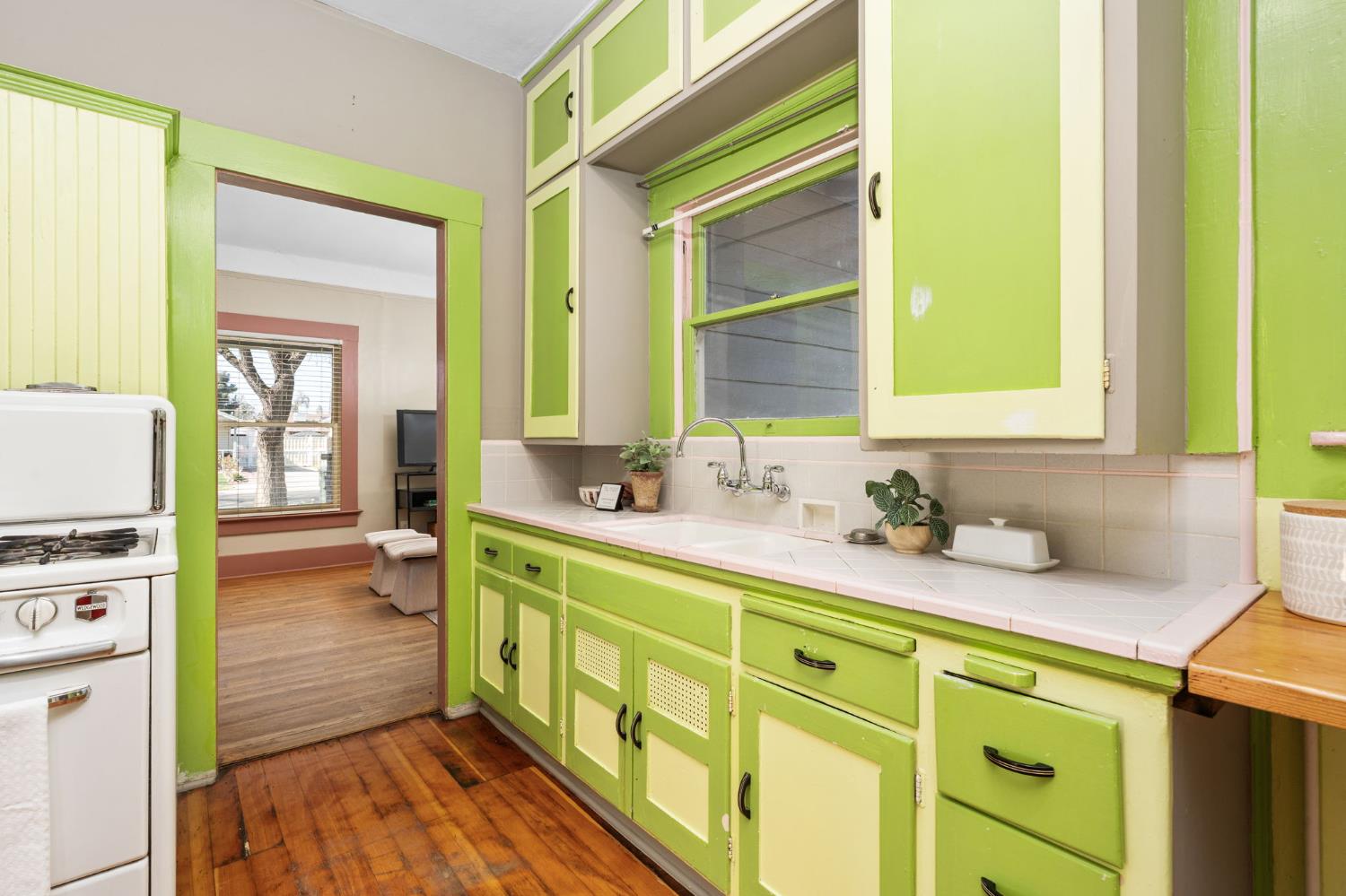 1336 N Del Mar Ave, Fresno, CA 93728