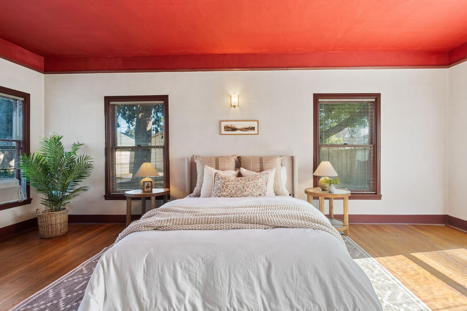 1336 N Del Mar Ave, Fresno, CA 93728