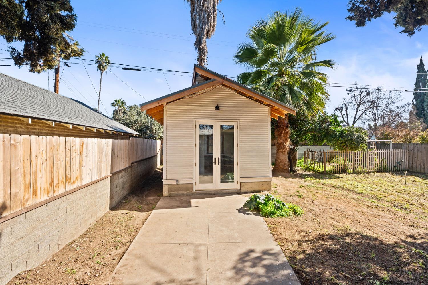 1336 N Del Mar Ave, Fresno, CA 93728