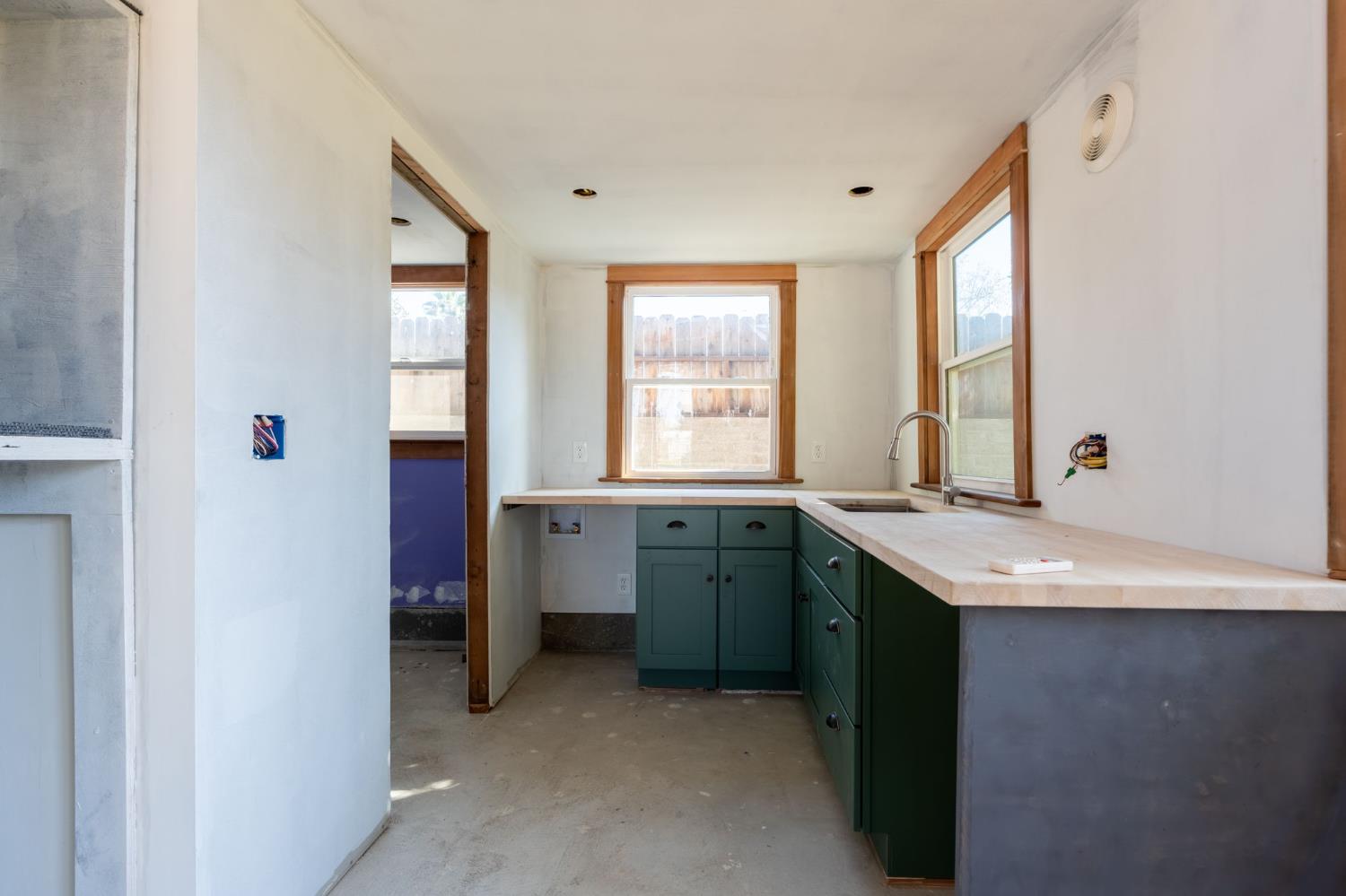 1336 N Del Mar Ave, Fresno, CA 93728