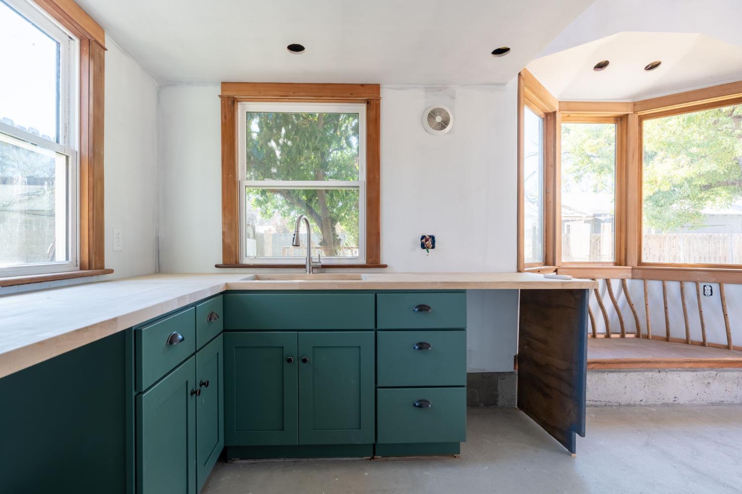 1336 N Del Mar Ave, Fresno, CA 93728