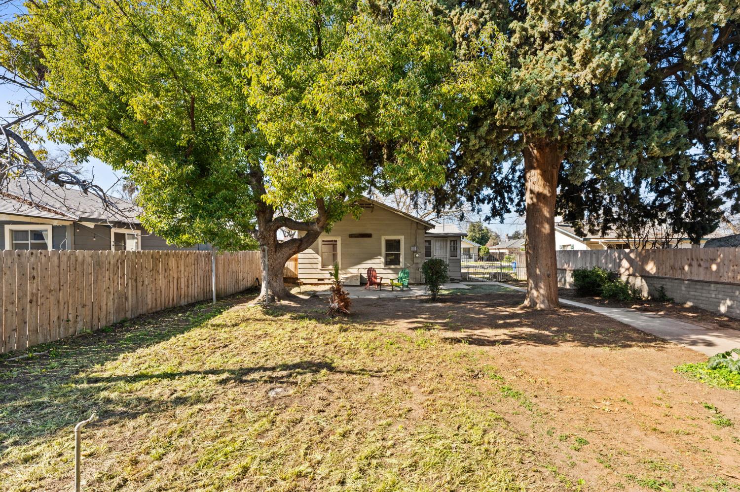 1336 N Del Mar Ave, Fresno, CA 93728