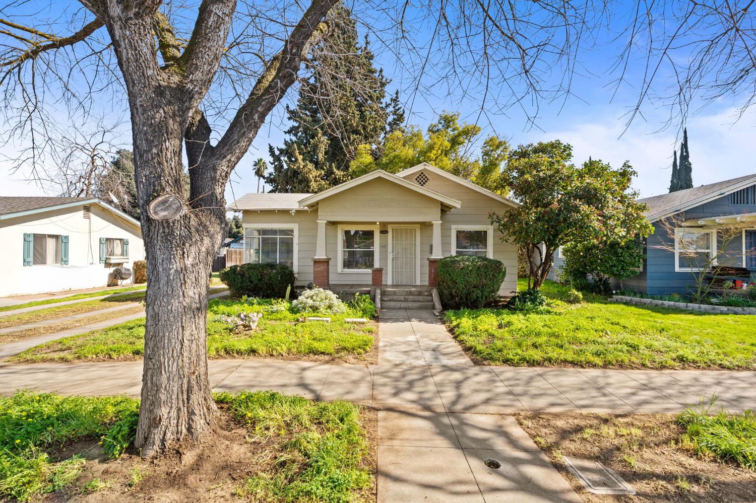 1336 N Del Mar Ave, Fresno, CA 93728