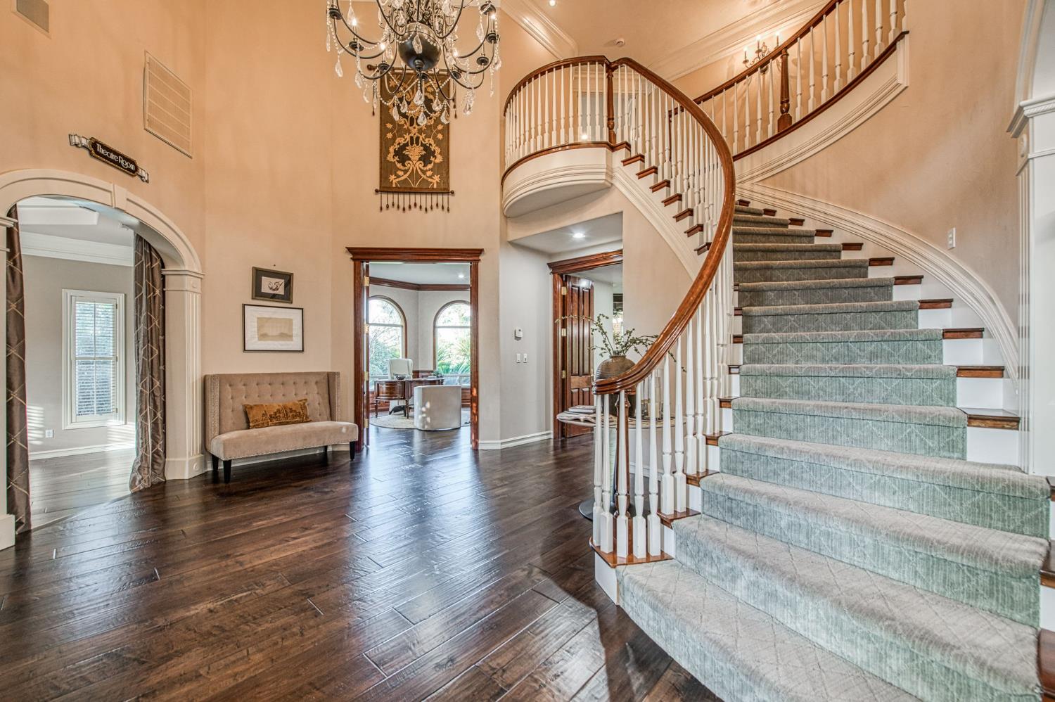 10198 N Spanish Bay Dr, Fresno, CA 93720