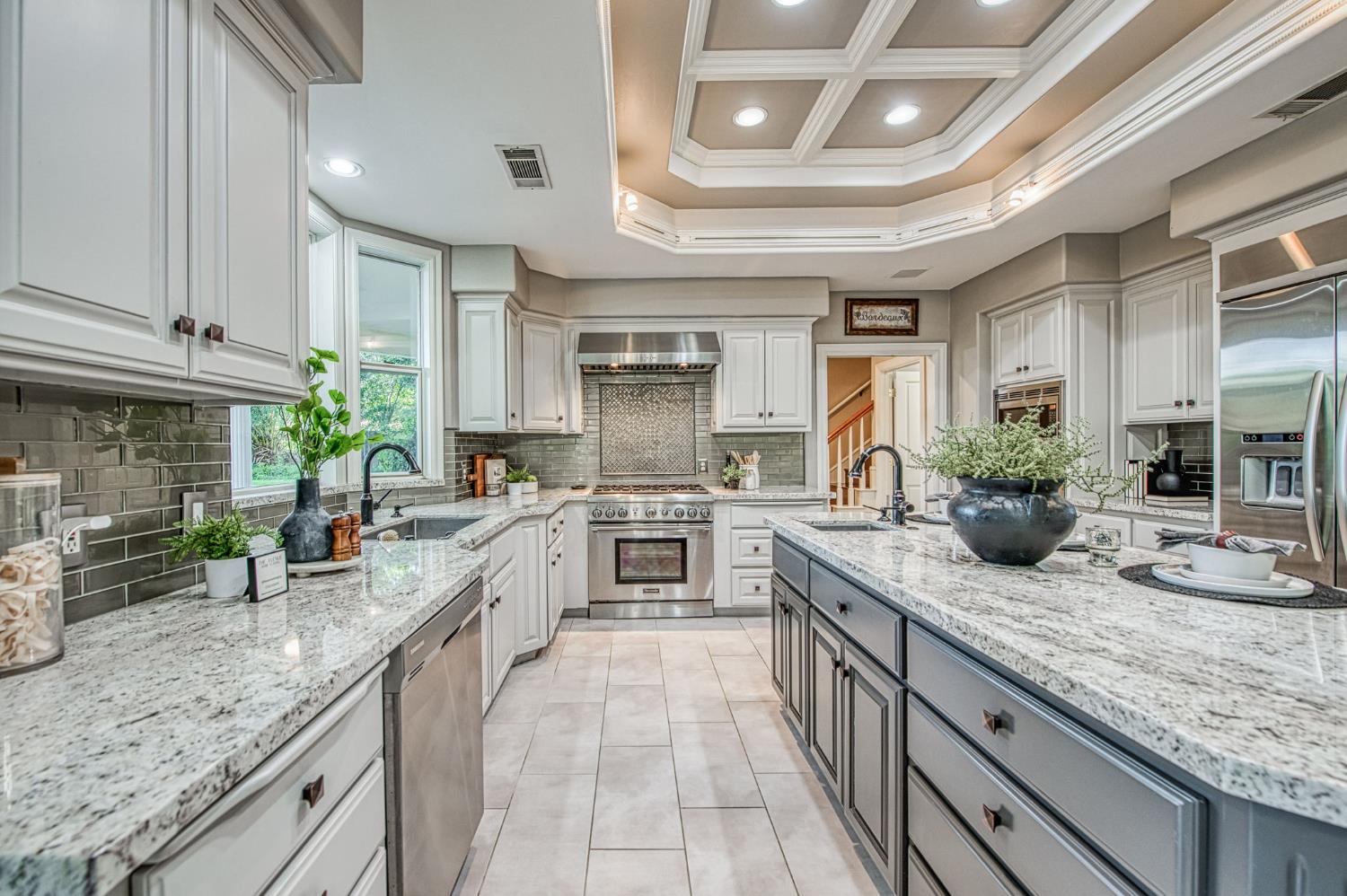 10198 N Spanish Bay Dr, Fresno, CA 93720