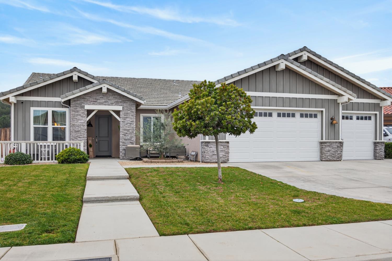 2749 19Th Ave, Kingsburg, CA 93631