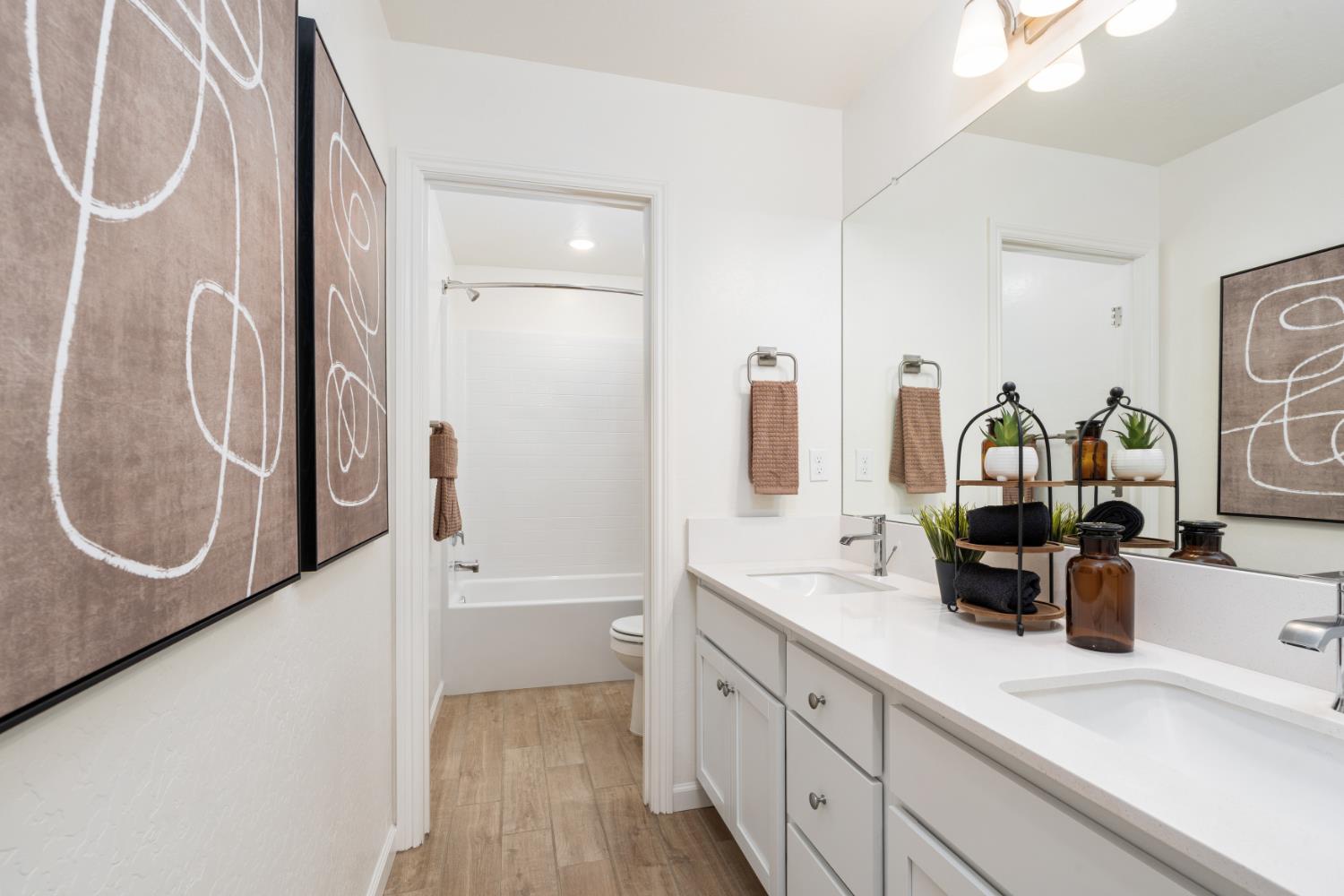 1461 Vintage Ln, Clovis, CA 93619