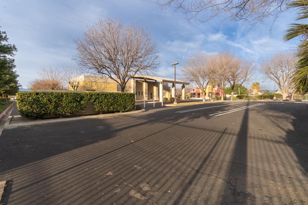 406 E Elm Ave, Coalinga, CA 93210