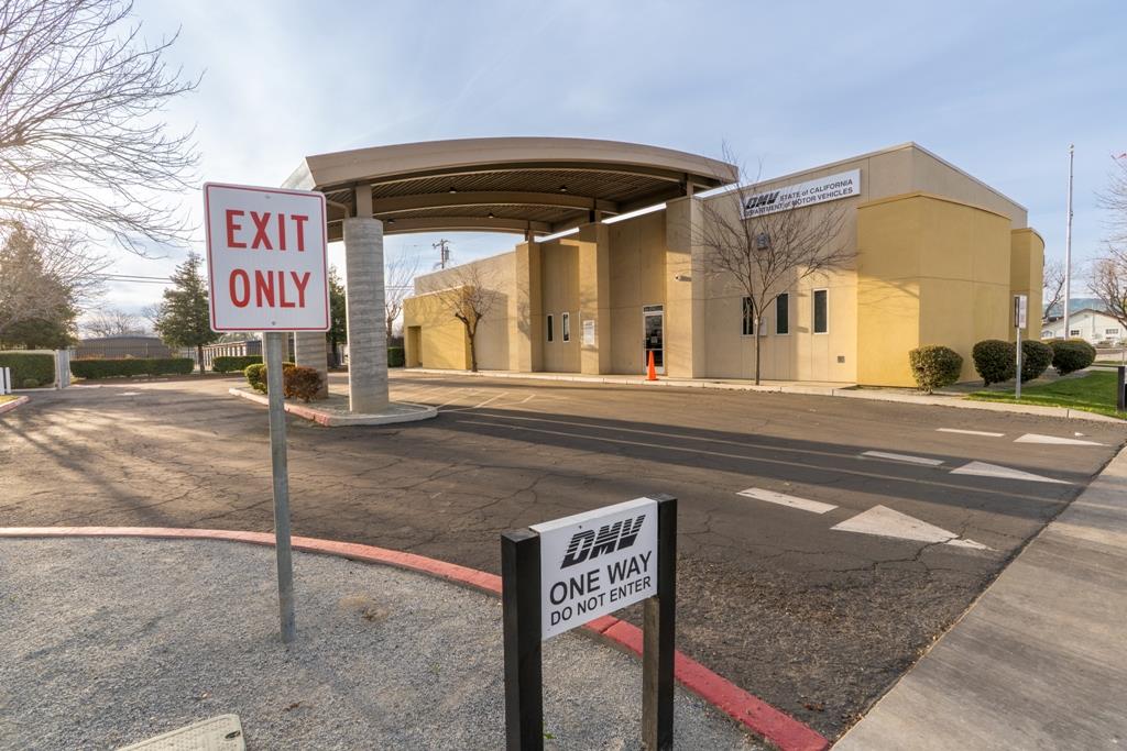 406 E Elm Ave, Coalinga, CA 93210