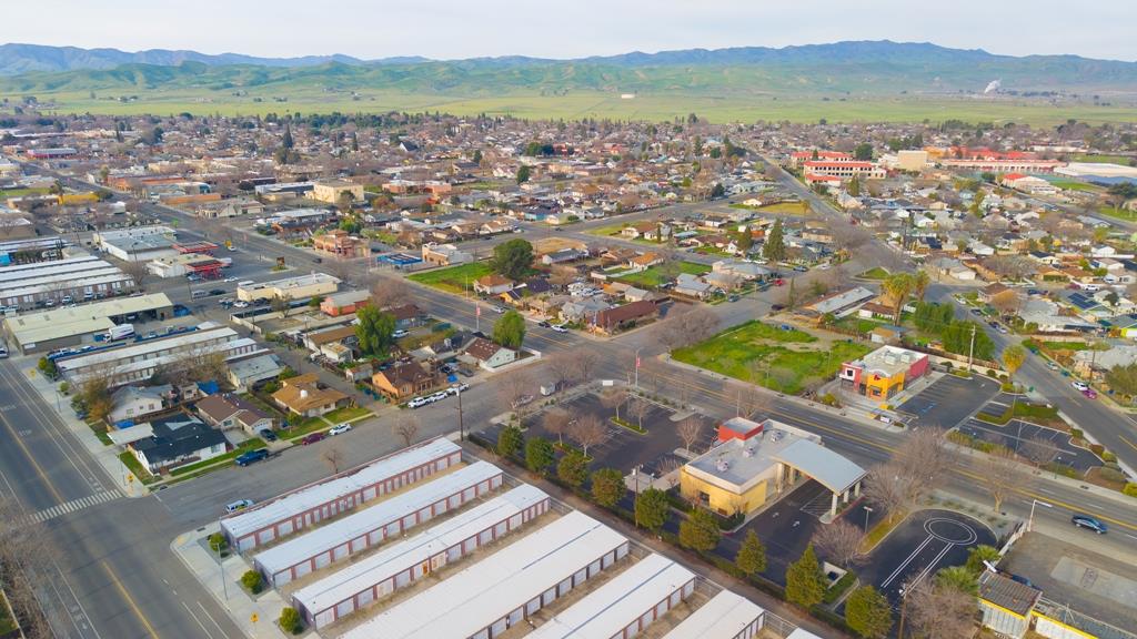 406 E Elm Ave, Coalinga, CA 93210