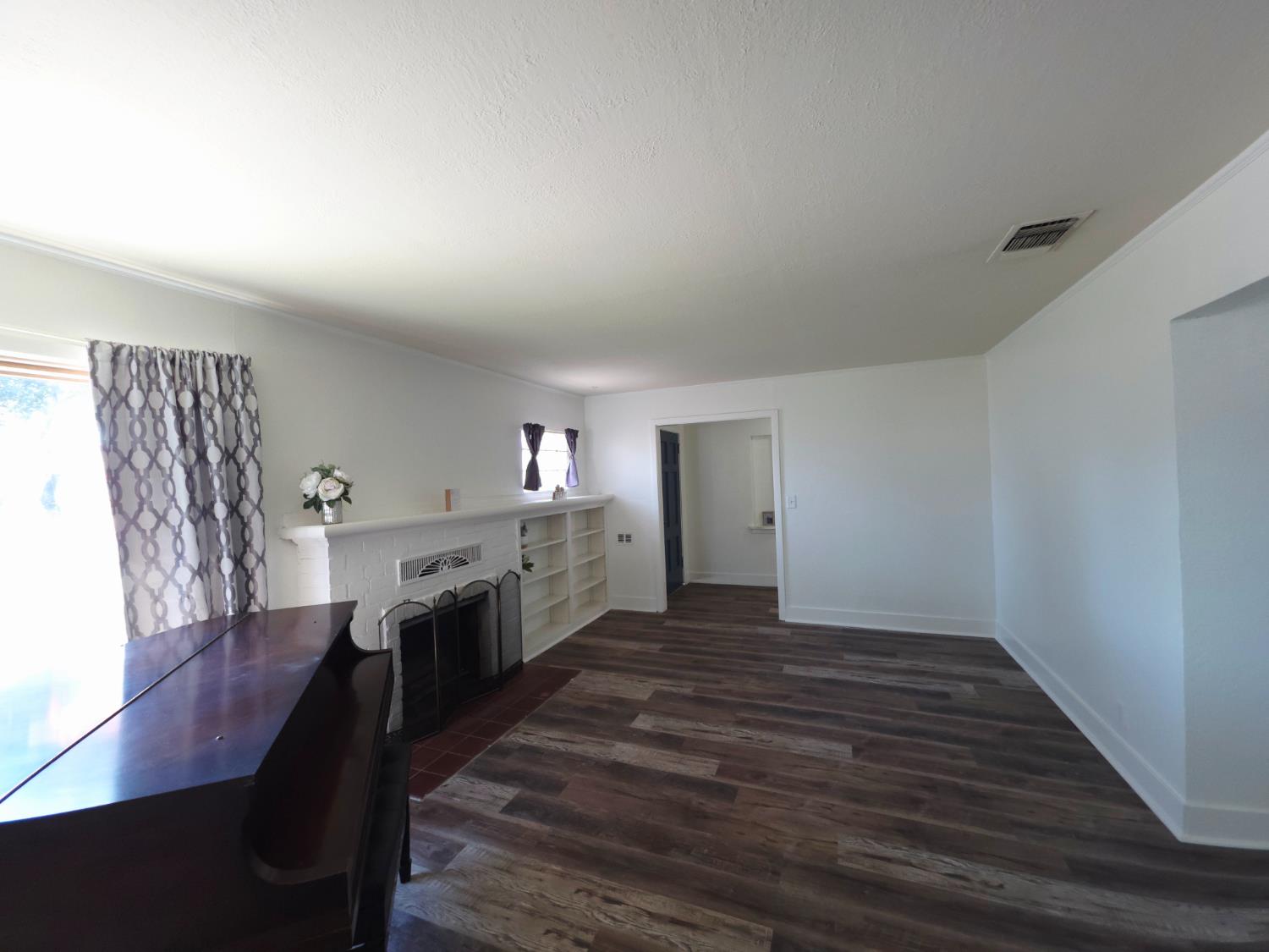 1735 E Princeton Ave, Fresno, CA 93703