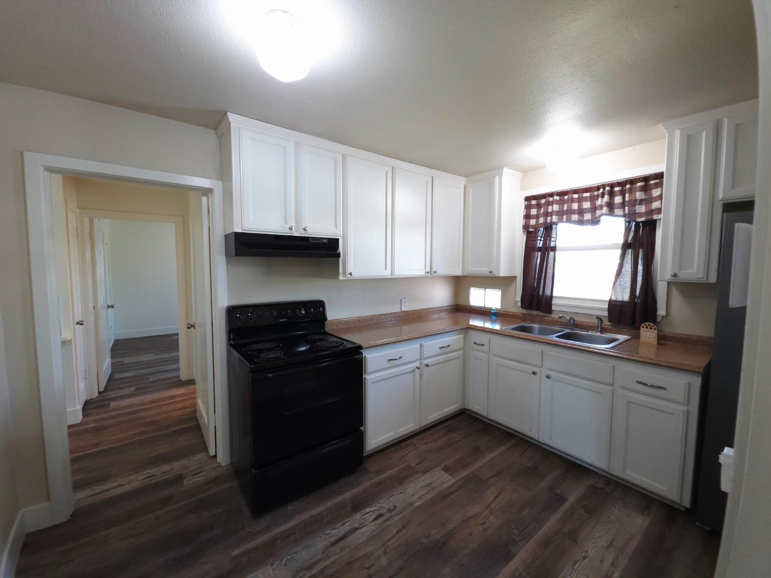 1735 E Princeton Ave, Fresno, CA 93703