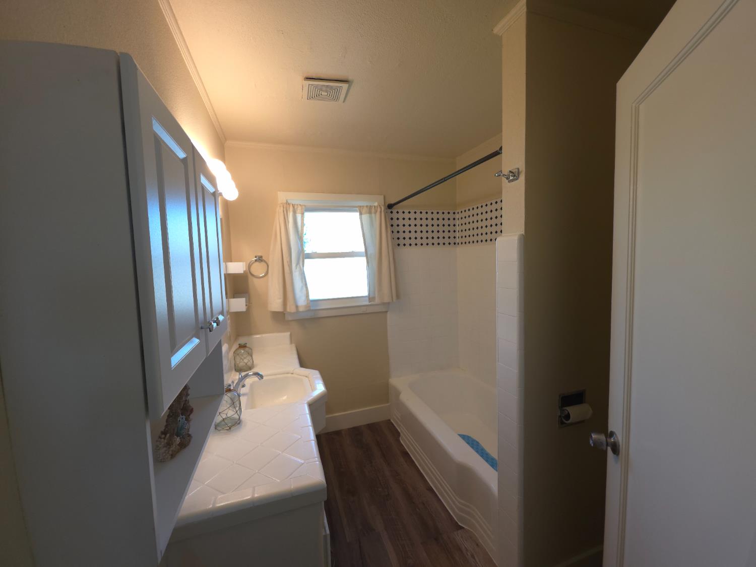 1735 E Princeton Ave, Fresno, CA 93703