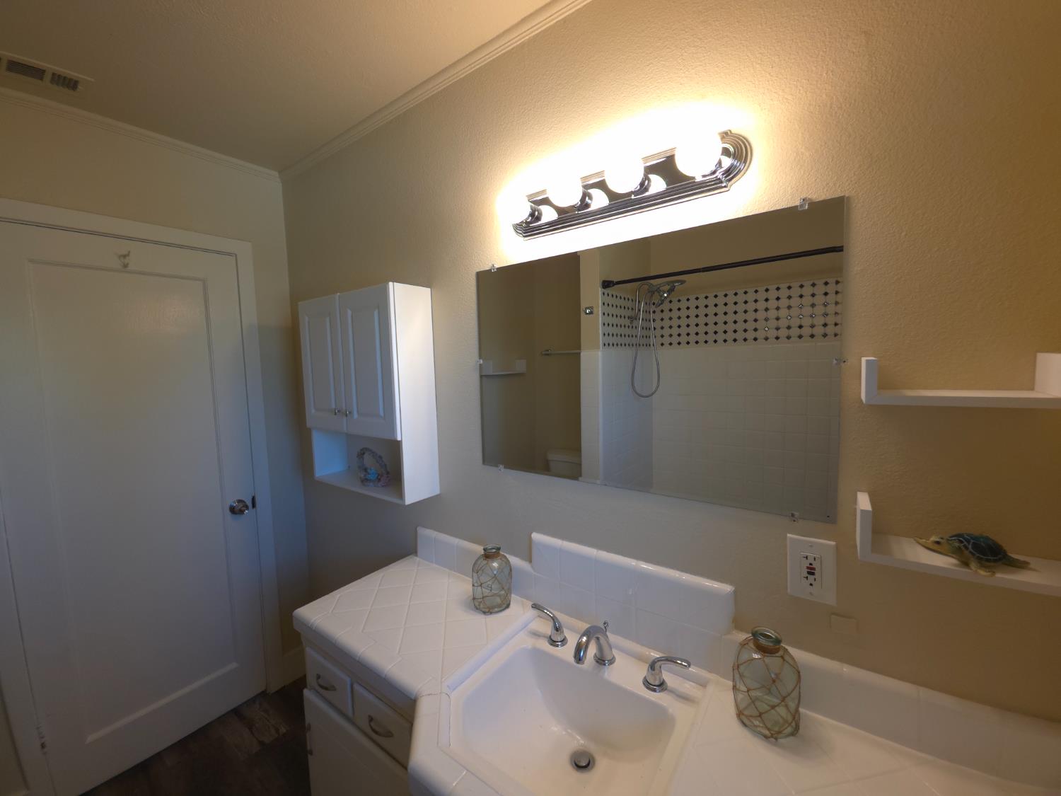 1735 E Princeton Ave, Fresno, CA 93703