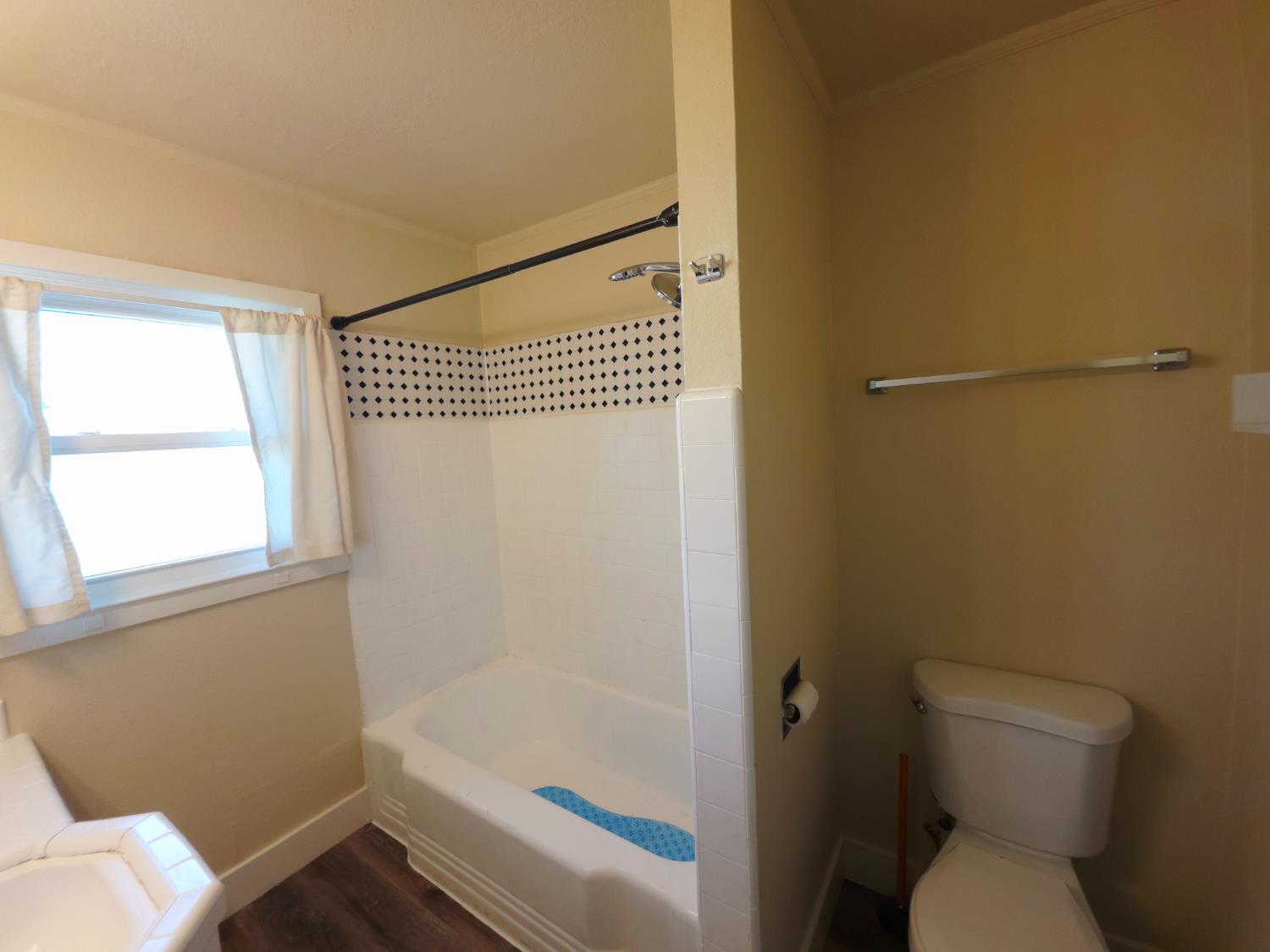 1735 E Princeton Ave, Fresno, CA 93703