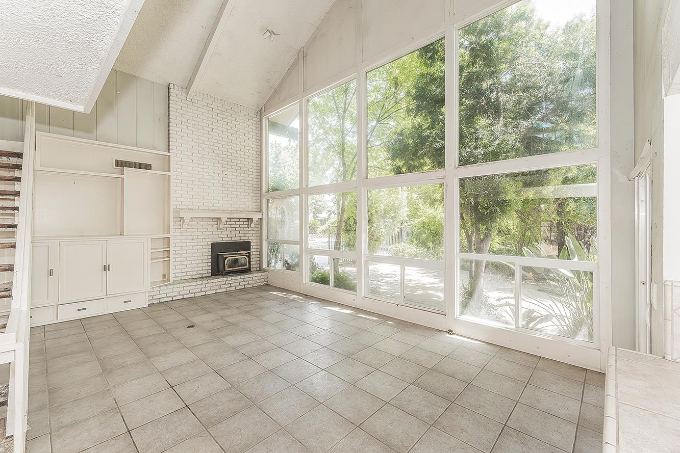 5276 Poinsetta Ave, Clovis, CA 93619