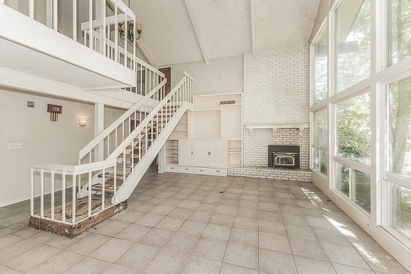 5276 Poinsetta Ave, Clovis, CA 93619