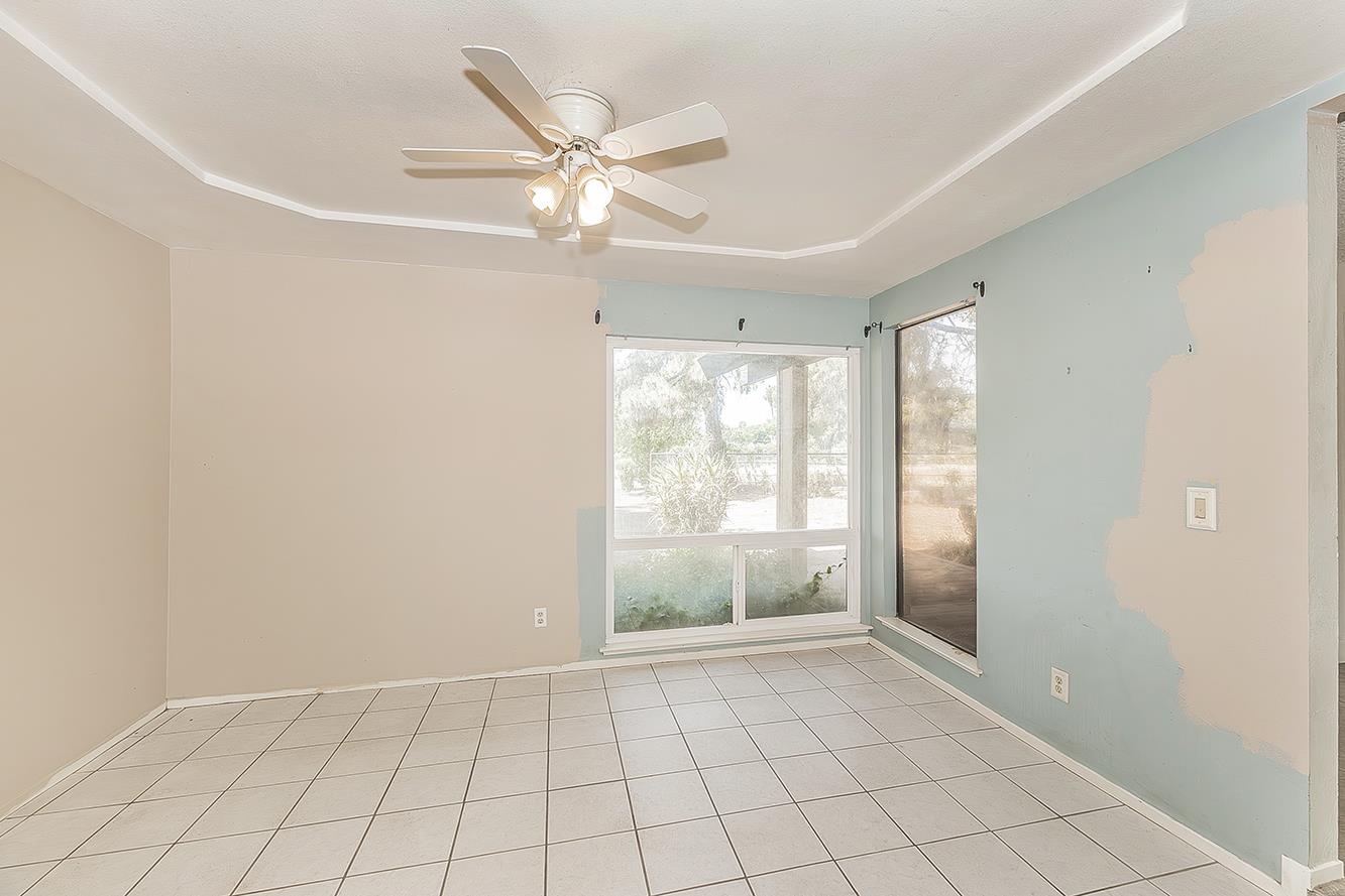 5276 Poinsetta Ave, Clovis, CA 93619