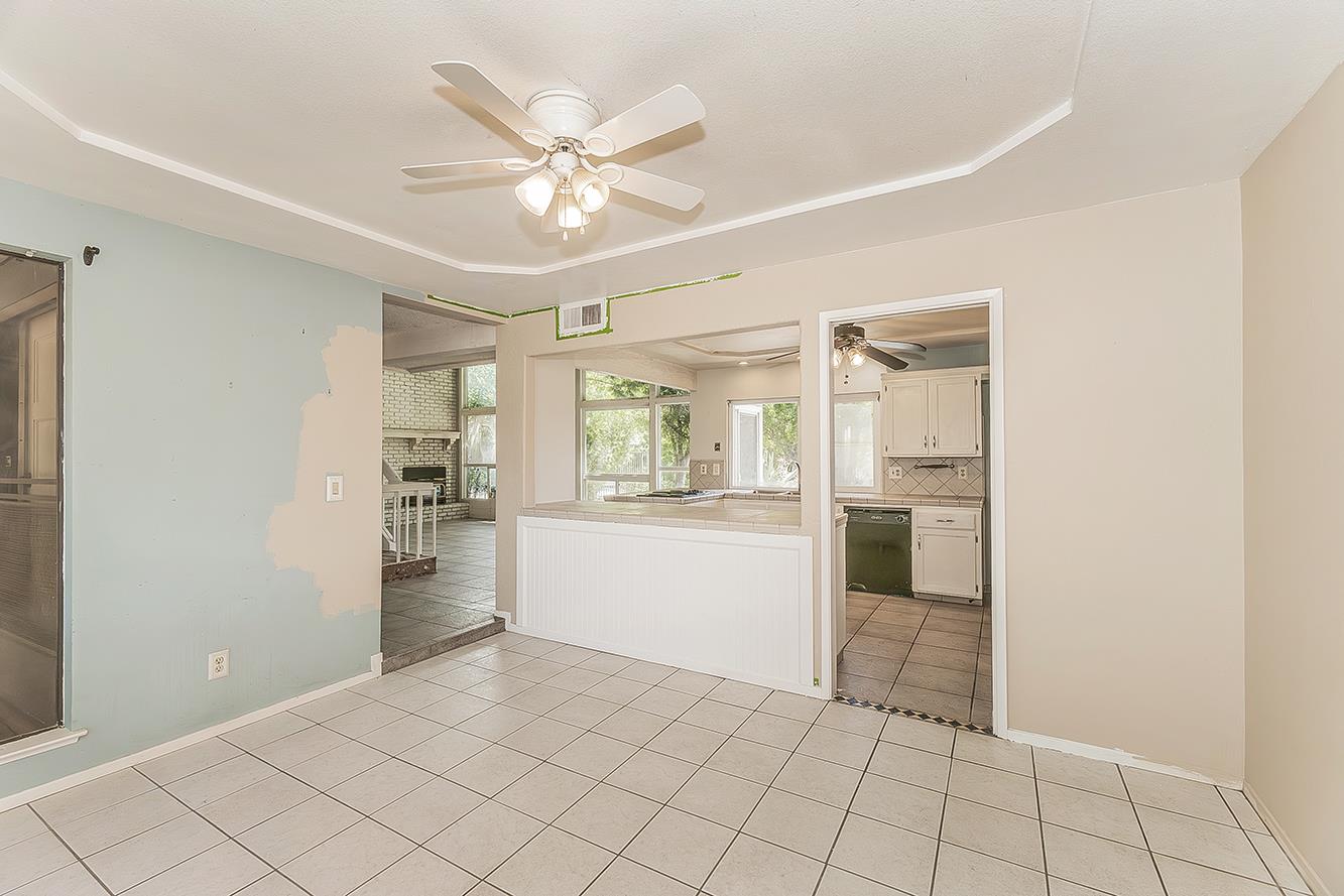 5276 Poinsetta Ave, Clovis, CA 93619