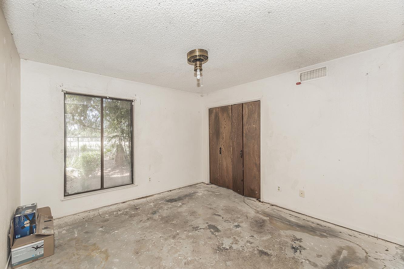 5276 Poinsetta Ave, Clovis, CA 93619