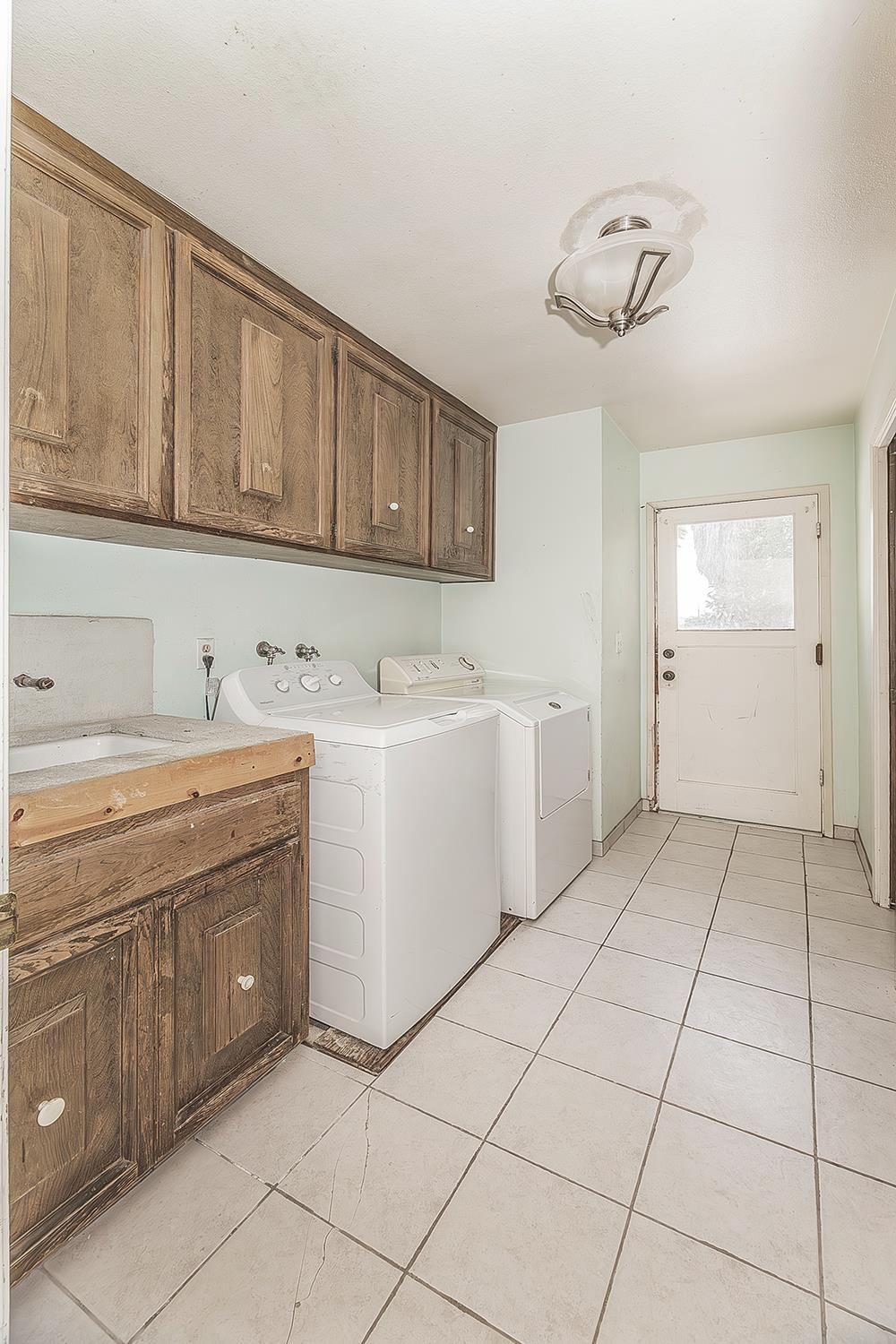 5276 Poinsetta Ave, Clovis, CA 93619