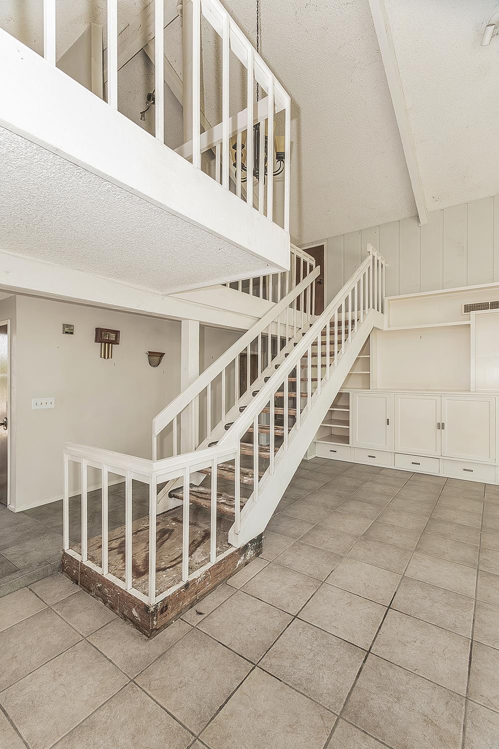 5276 Poinsetta Ave, Clovis, CA 93619