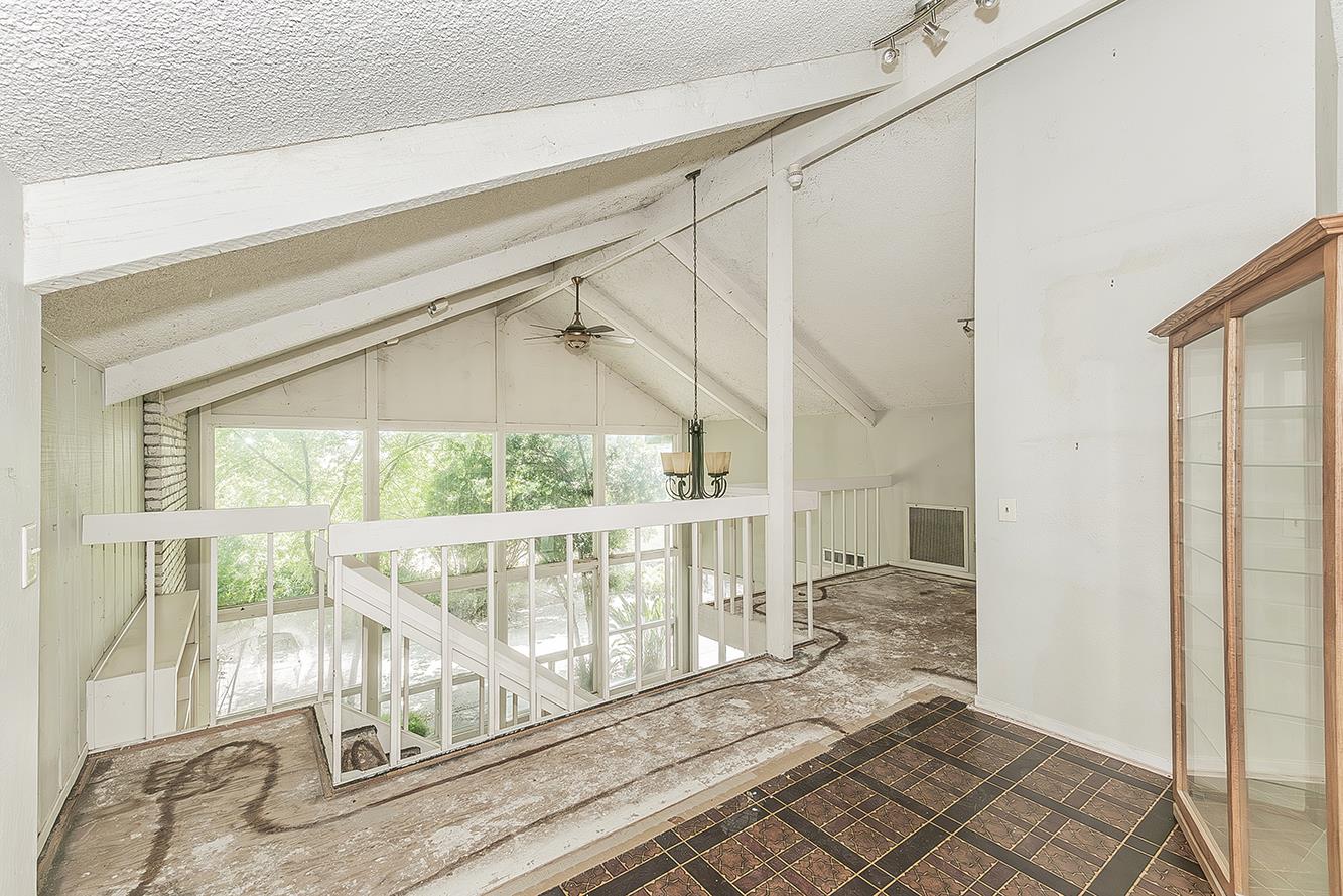 5276 Poinsetta Ave, Clovis, CA 93619