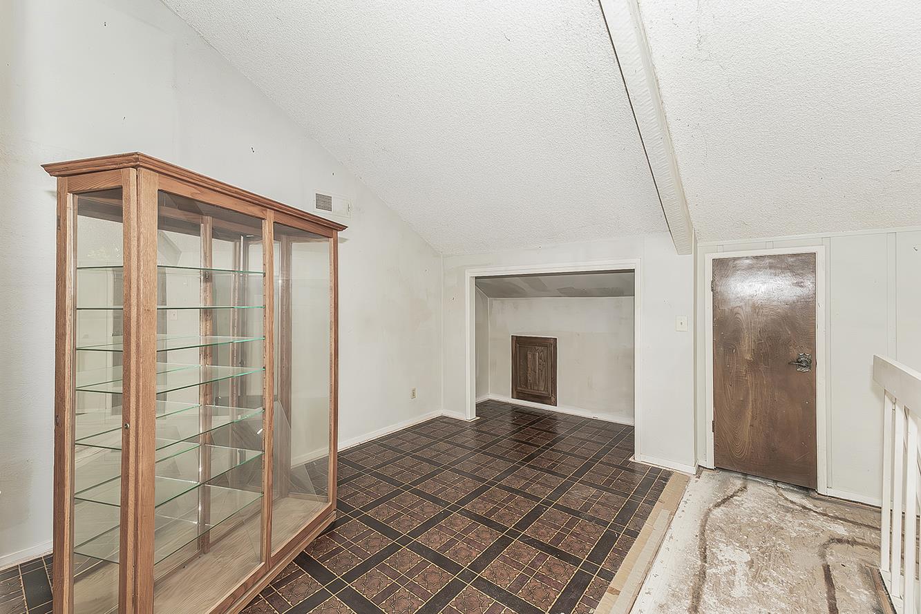 5276 Poinsetta Ave, Clovis, CA 93619