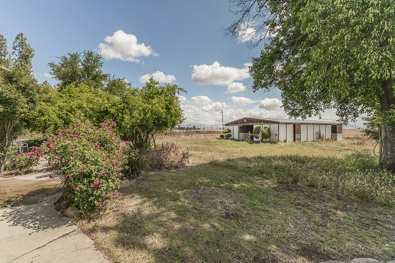 5276 Poinsetta Ave, Clovis, CA 93619